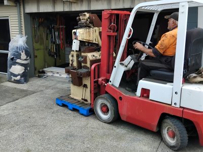 Project management machinery move forklift Project management machinery move forklift